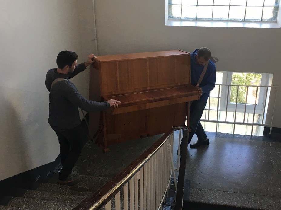 Перевозка пианино с грузчиками